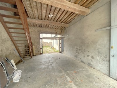 MAISON A VENDRE - CHATEAU CHINON VILLE - 190 m2 - 88 000 &euro;