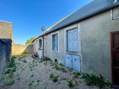 MAISON A VENDRE - CHATEAU CHINON VILLE - 190 m2 - 88 000 &euro;