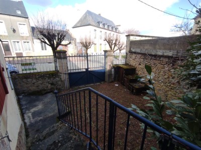Immeuble de 208 m² A VENDRE - CHATEAU CHINON VILLE - 208.74 m2 - 89 000 €