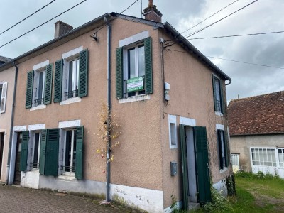 MAISON DE VILLAGE AVEC COUR ET GARAGE A VENDRE - CHATILLON EN BAZOIS - 117.84 m2 - 36000 €