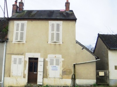 MAISON DE VILLAGE-DEPENDANCES-JARDIN 293 M2 A VENDRE - CHATILLON EN BAZOIS - 80.56 m2 - 35000€