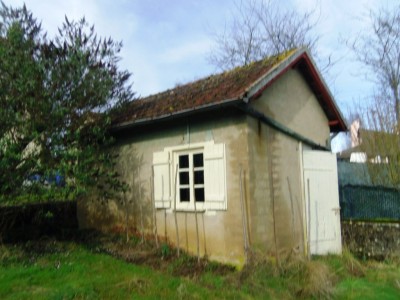 MAISON DE VILLAGE-DEPENDANCES-JARDIN 293 M2 A VENDRE - CHATILLON EN BAZOIS - 80.56 m2 - 35000€