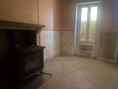 MAISON DE VILLAGE-DEPENDANCES-JARDIN 293 M2 A VENDRE - CHATILLON EN BAZOIS - 80.56 m2 - 35000€