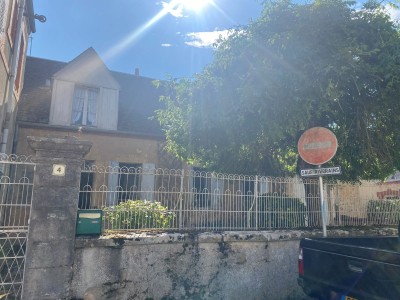 MAISON DE CARACTERE A VENDRE - CHATILLON EN BAZOIS - 142.64 m2 - 78000€