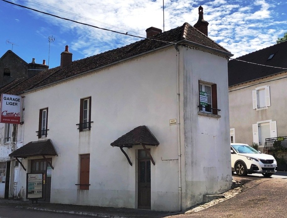 MAISON DE BOURG TOUS COMMERCES - CHATILLON EN BAZOIS - 69.39 m2 - VENDU