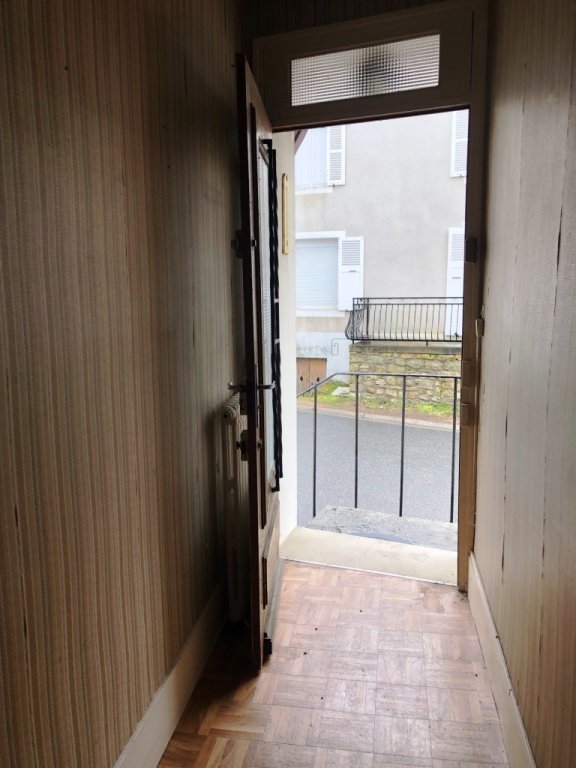 MAISON DE BOURG TOUS COMMERCES - CHATILLON EN BAZOIS - 69.39 m2 - VENDU