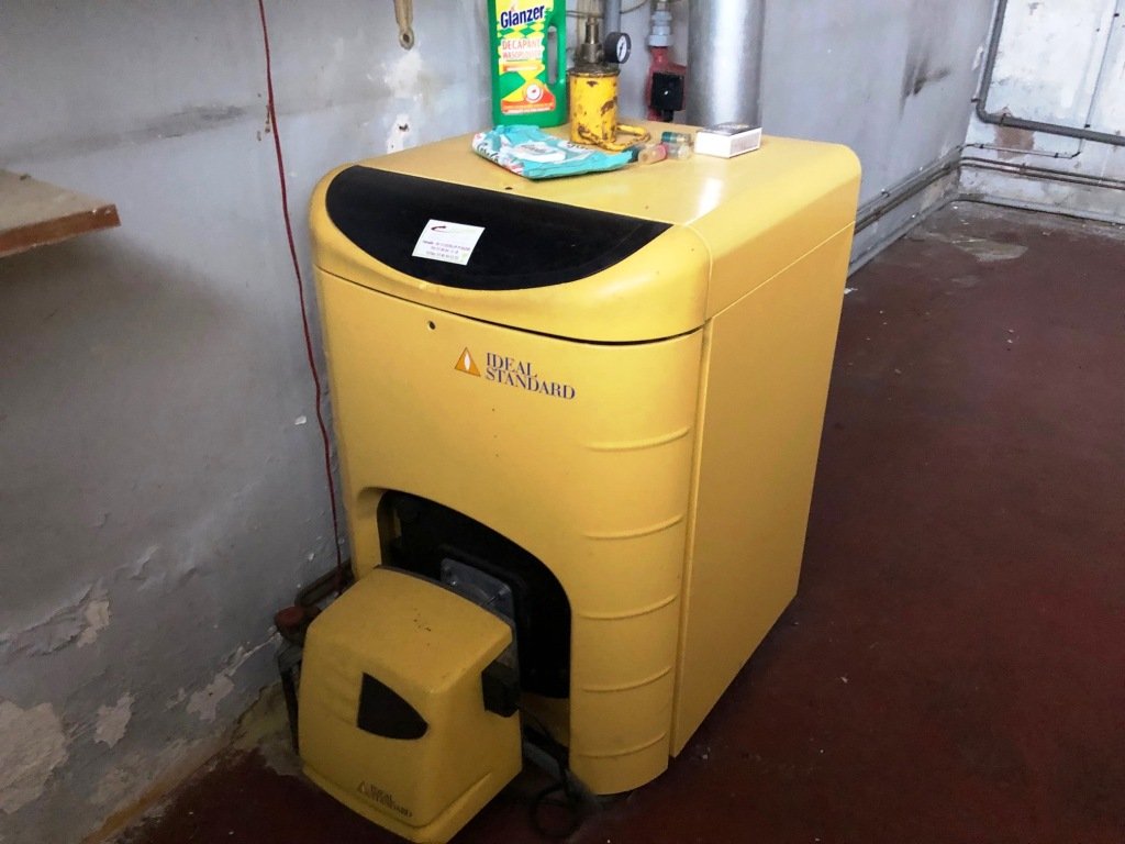 MAISON DE BOURG TOUS COMMERCES - CHATILLON EN BAZOIS - 69.39 m2 - VENDU