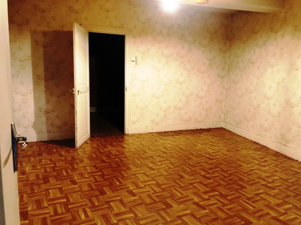 MAISON DE BOURG TOUS COMMERCES - CHATILLON EN BAZOIS - 69.39 m2 - VENDU