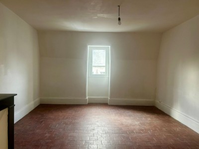 MAISON A VENDRE - CHATILLON EN BAZOIS - 180.38 m2 - 82 000 €