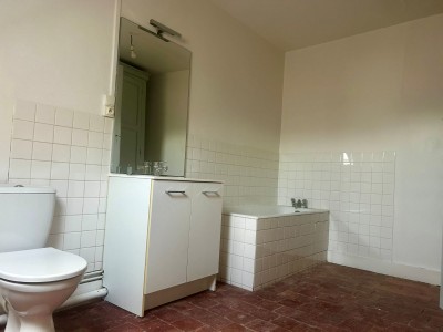 MAISON A VENDRE - CHATILLON EN BAZOIS - 180.38 m2 - 82 000 €