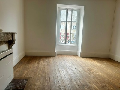 MAISON A VENDRE - CHATILLON EN BAZOIS - 180.38 m2 - 82 000 €