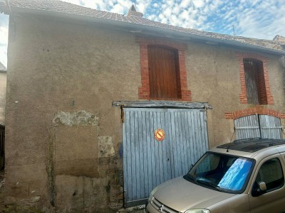 MAISON A VENDRE - CHATILLON EN BAZOIS - 180.38 m2 - 82 000 €