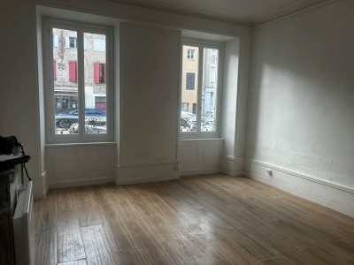 MAISON A VENDRE - CHATILLON EN BAZOIS - 180.38 m2 - 82 000 €