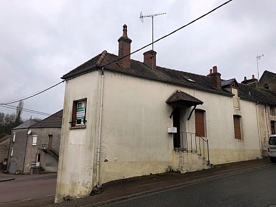 MAISON DE BOURG TOUS COMMERCES A VENDRE - CHATILLON EN BAZOIS - 69.39 m2 - 34000 €