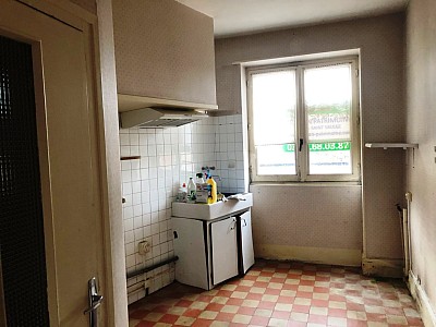 MAISON DE BOURG TOUS COMMERCES 34000  A VENDRE - CHATILLON EN BAZOIS - 69.39 m2 - 34000€