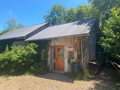 Ensemble immobilier d une maison et d un gte A VENDRE - CHAUMARD - 319.35 m2 - 399000€