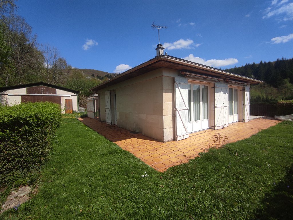 Maison sur sous sol et d�pendances - CORANCY - 111.31 m2 - VENDU