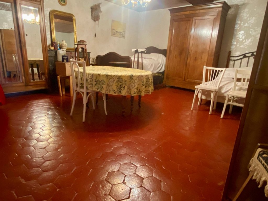 MAISON - CRUX LA VILLE - 81.77 m2 - VENDU