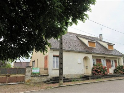 MAISON A VENDRE - MANLAY - 152.7 m2 - 112 000 €