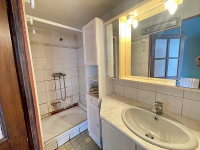 Maison 6 pièces, 4 chambres A VENDRE - MAUX - 138.47 m2 - 88 000 &euro;