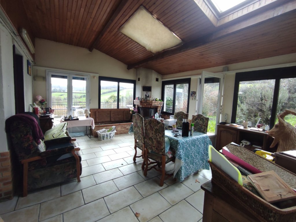 MAISON - MONTIGNY EN MORVAN - 80.55 m2 - VENDU