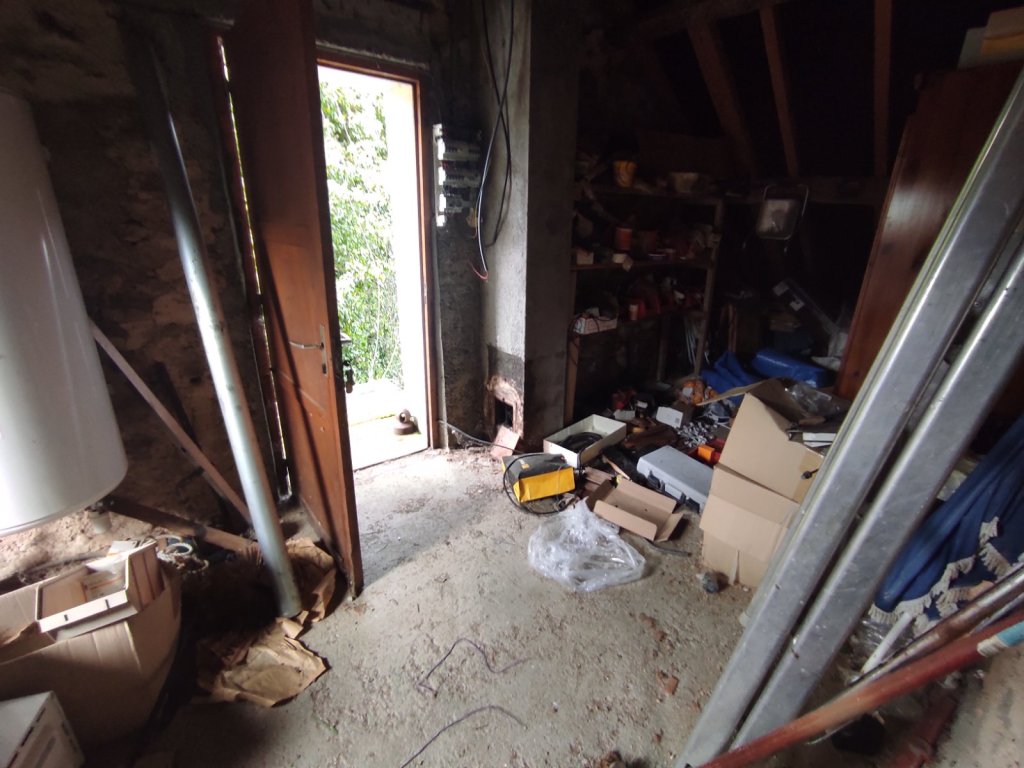 MAISON - MONTIGNY EN MORVAN - 80.55 m2 - VENDU