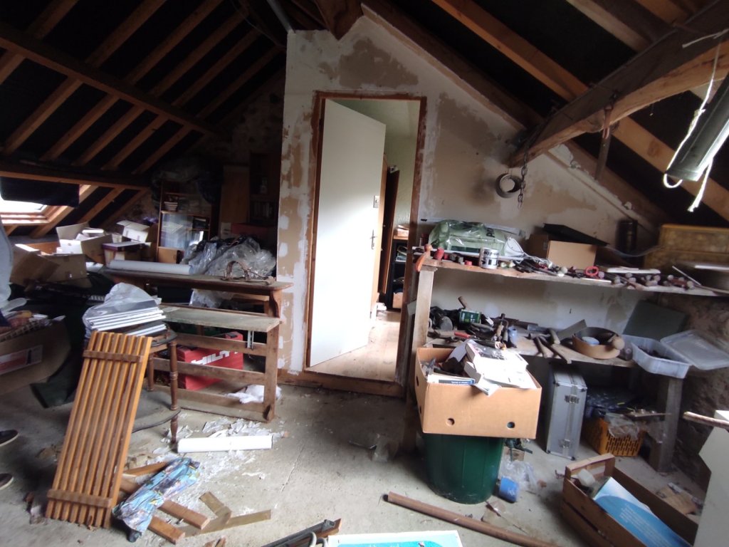 MAISON - MONTIGNY EN MORVAN - 80.55 m2 - VENDU