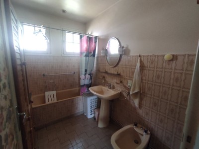 Pavillon sur sous sol complet A VENDRE - MONTIGNY EN MORVAN - 145.97 m2 - 150 000 €
