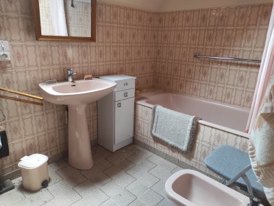 Pavillon sur sous sol complet A VENDRE - MONTIGNY EN MORVAN - 145.97 m2 - 150 000 €