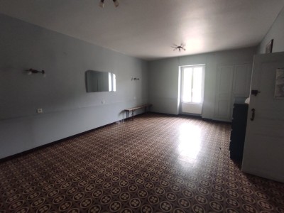 Maison de 11 pices et 6 Chambres A VENDRE - MONTREUILLON - 266.69 m2 - 185000€