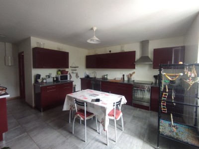 Maison de 11 pices et 6 Chambres A VENDRE - MONTREUILLON - 266.69 m2 - 185000€