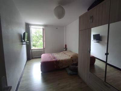 Maison de 11 pices et 6 Chambres A VENDRE - MONTREUILLON - 266.69 m2 - 185000€