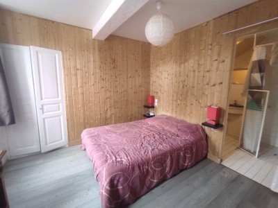 Maison de 11 pices et 6 Chambres A VENDRE - MONTREUILLON - 266.69 m2 - 185000€