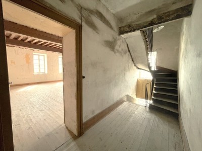 MAISON A VENDRE - MONTREUILLON - 249 m2 - 78 000 &euro;