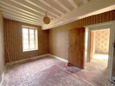 MAISON A VENDRE - MONTREUILLON - 249 m2 - 78 000 &euro;