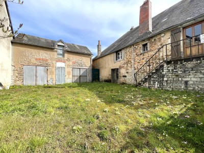 MAISON A VENDRE - MONTREUILLON - 249 m2 - 78 000 &euro;