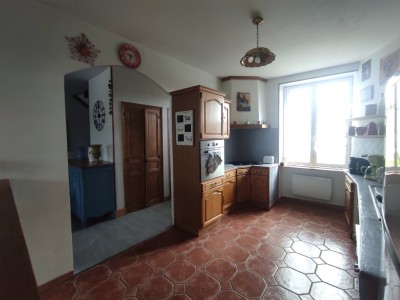 Maison de ville A VENDRE - MONTSAUCHE LES SETTONS - 157 m2 - 130000€