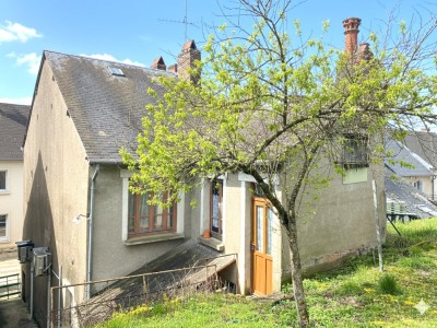 MAISON A VENDRE - MOULINS ENGILBERT - 102.98 m2 - 33 500 €