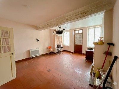 MAISON A VENDRE - MOULINS ENGILBERT - 102.98 m2 - 33 500 €