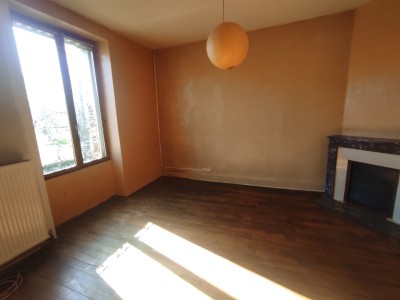 MAISON A VENDRE - OUROUX EN MORVAN - 89.35 m2 - 78 000 €