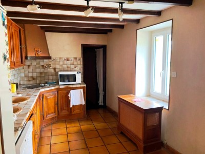 PROPRIETE DE MAISON-DEPENDANCES-TERRAIN 6928 M2 - SAXI BOURDON - 176.18 m2 - VENDU