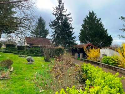 PROPRIETE DE MAISON-DEPENDANCES-TERRAIN 6928 M2 - SAXI BOURDON - 176.18 m2 - VENDU