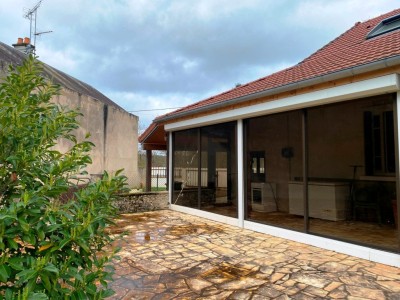 PROPRIETE DE MAISON-DEPENDANCES-TERRAIN 6928 M2 - SAXI BOURDON - 176.18 m2 - VENDU