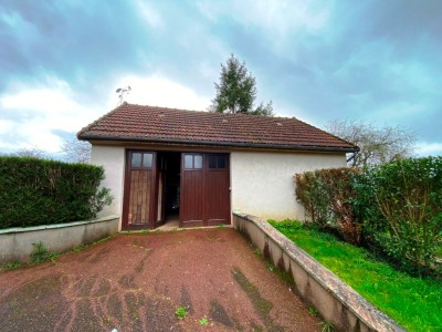 PROPRIETE DE MAISON-DEPENDANCES-TERRAIN 6928 M2 - SAXI BOURDON - 176.18 m2 - VENDU