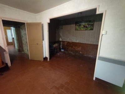 Maison 8 pices / 4 Chambres A VENDRE - ST HILAIRE EN MORVAN - 148.37 m2 - 65000€