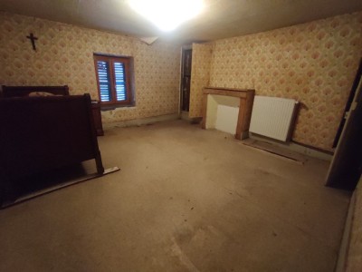 Maison 8 pices / 4 Chambres A VENDRE - ST HILAIRE EN MORVAN - 148.37 m2 - 65000€