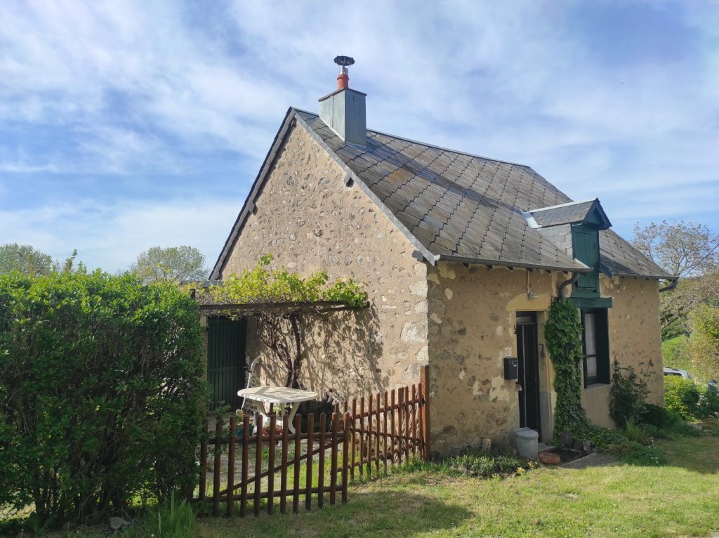 MAISON - ST LEGER DE FOUGERET - 68.89 m2 - VENDU