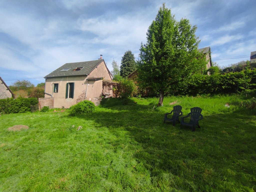 MAISON - ST LEGER DE FOUGERET - 68.89 m2 - VENDU