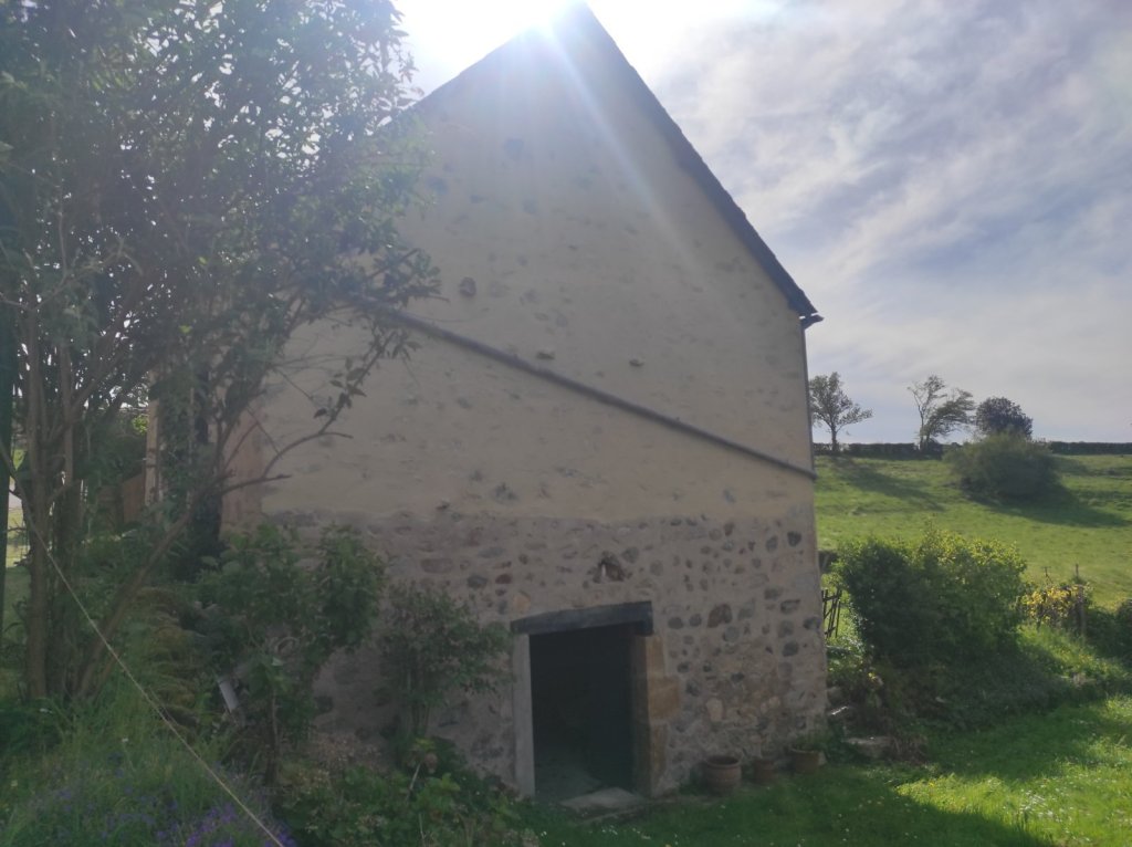 MAISON - ST LEGER DE FOUGERET - 68.89 m2 - VENDU
