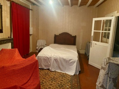 MAISON DE CAMPAGNE A VENDRE - ST MAURICE - 111.99 m2 - 60000€